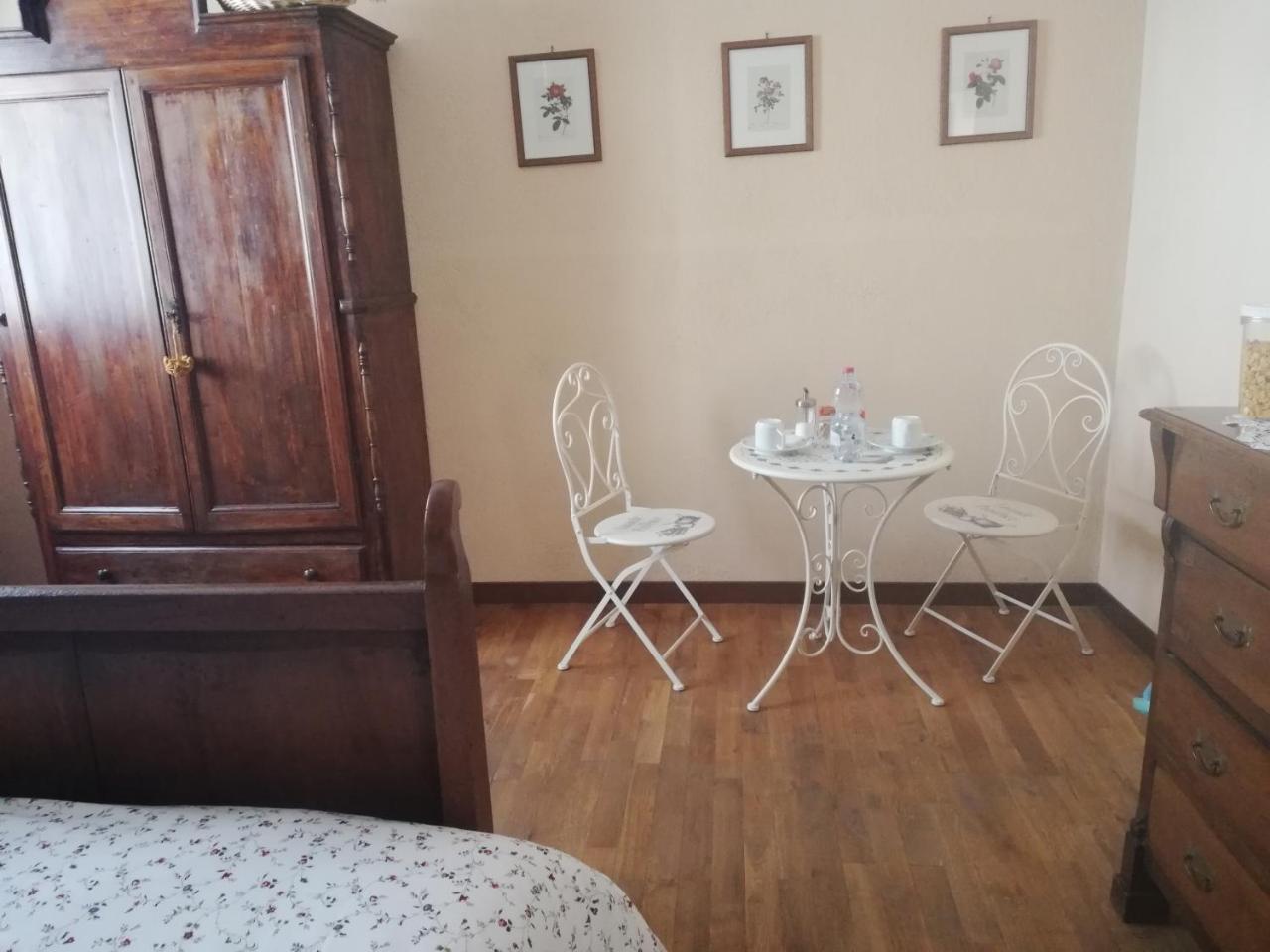 L'Ape In Corte Casa Di Campagna, Via Francigena Stanze E Colazione Vaccarizza ภายนอก รูปภาพ